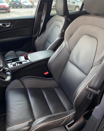 Volvo V60 cena 183500 przebieg: 70000, rok produkcji 2020 z Dąbie małe 742
